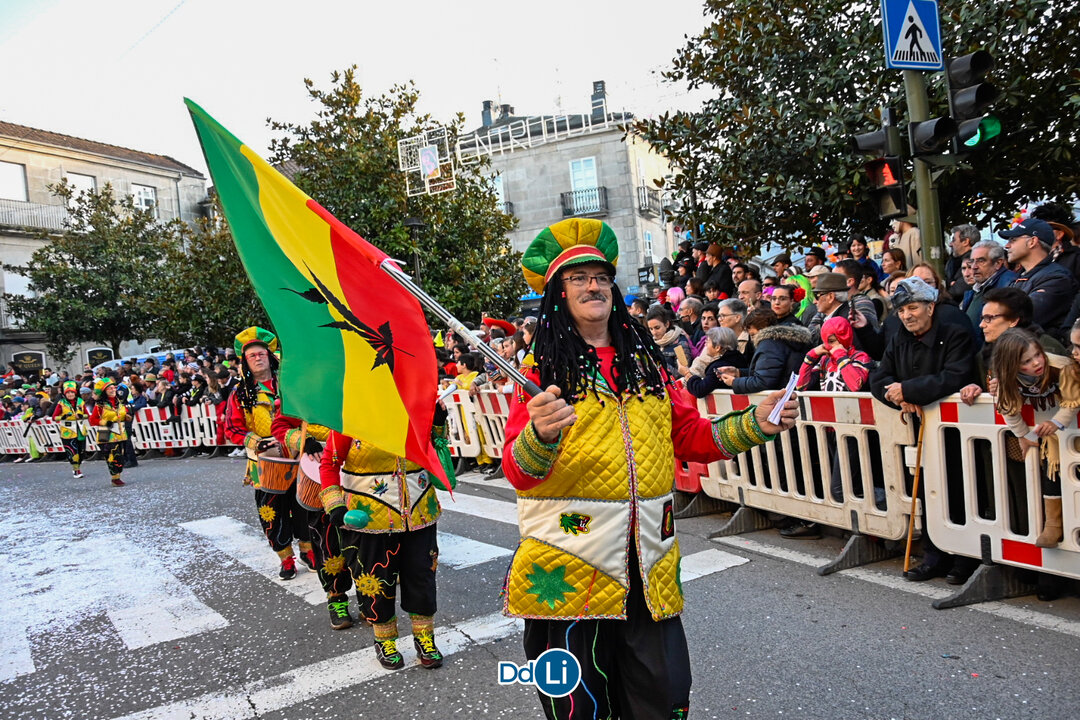 FOTOGALERÍA I As imaxes do vistoso e colorido desfile de Entroido