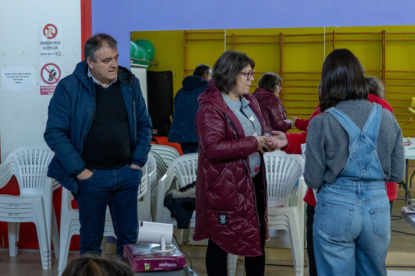 Amador Díaz e Ángeles Martínez visitan o Christmas Camp.