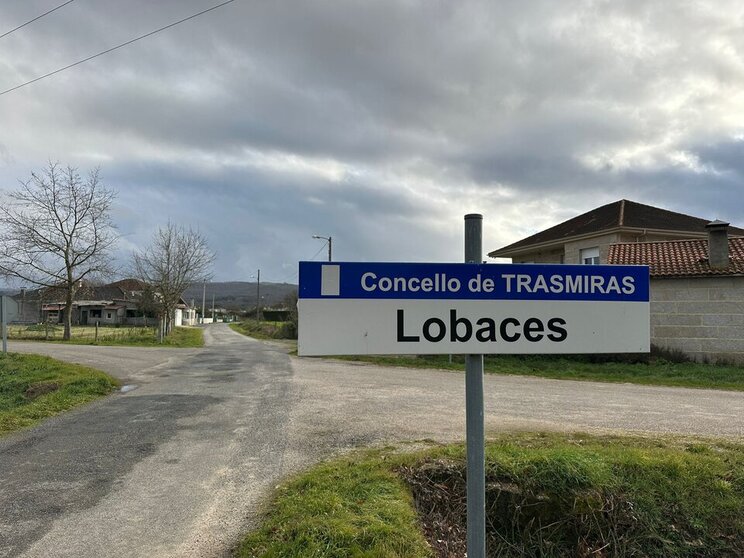 Lobaces, Concello de Trasmiras.